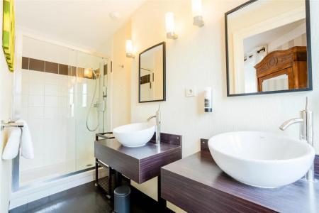 Best Western Brittany - 86