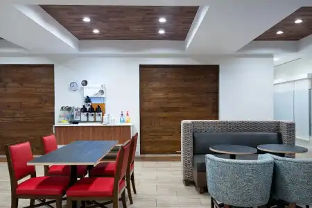 Holiday Inn Express & Suites Florence I-95 & I-20 Civic Ctr by IHG - 27
