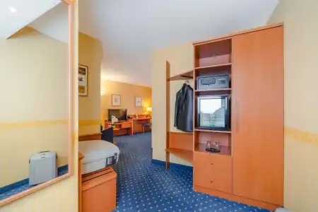 PLAZA INN Koln - 43