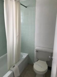 Superlodge Motel - 8