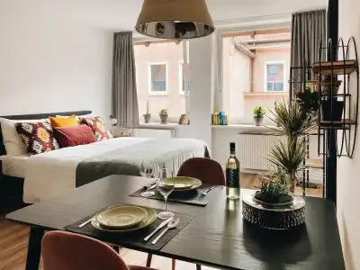 Melter & Apartments - a Neighborhood - 47