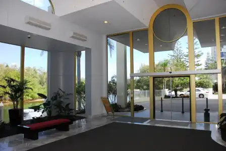 Contessa Holiday Apartments - 11
