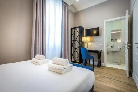 Emma Small Luxury - 42