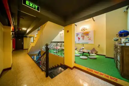 Little Charm Hanoi Hostel - 11