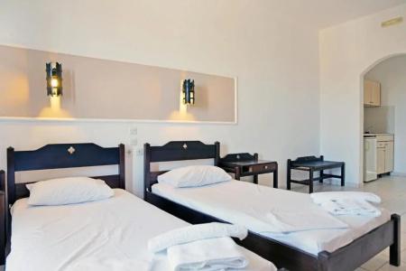 Hillside Studios & Apartments - 29