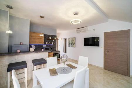 Apartments Sandito - 201