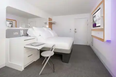 YOTEL Edinburgh - 2