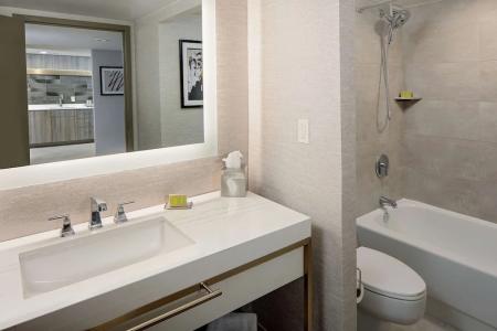 DoubleTree by Hilton Tulsa Downtown - 46