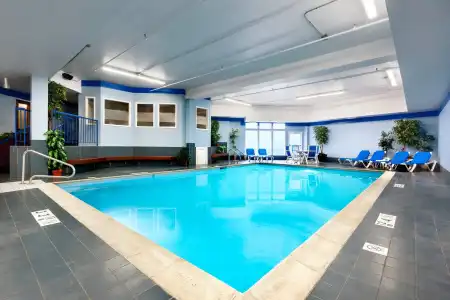 Hampton Inn Colchester - 11