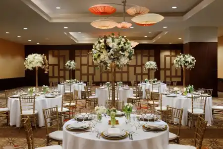 Embassy Suites Los Angeles - Glendale - 22