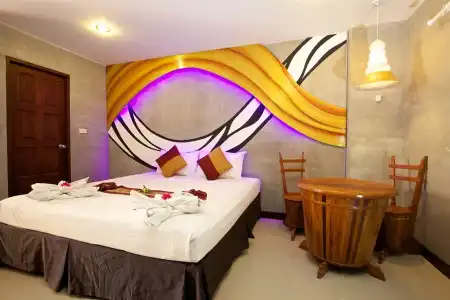 Baan Kamala Backpacker - 6