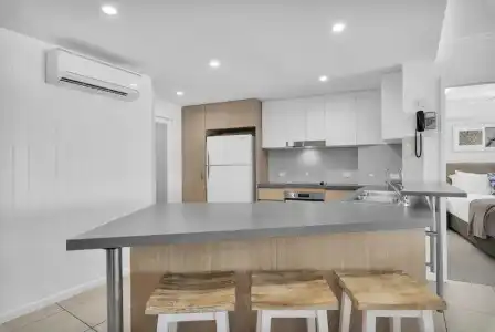 Rolling Surf Resort - 244