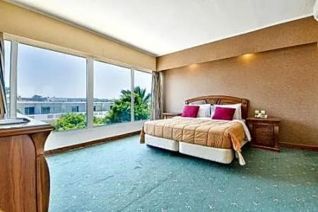 Dodeca Sea Resort by Forums - 65