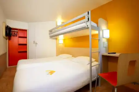 Hôtel Première Classe Toulouse Nord - Sesquières - 30