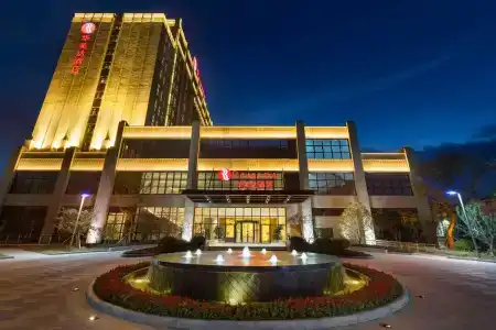 Ramada by Wyndham - 0