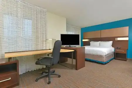 Residence Inn Des Moines Downtown - 81