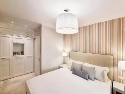 Plaza - 118