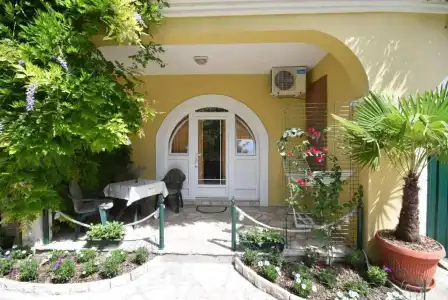 Huter Apartments - 5