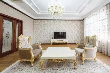 Monday Royal Apart - 208