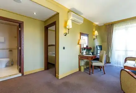 Romance & Family Suites - 103