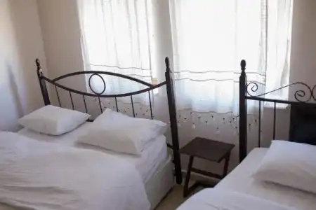 Kamelya Cave Hostel - 4