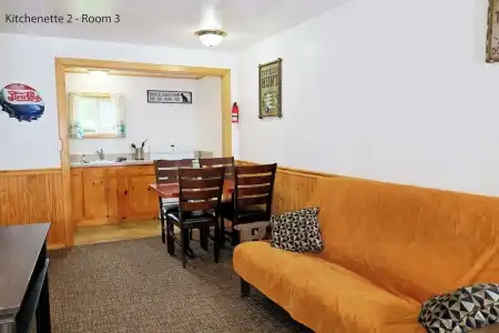 Park Motel and Cabins - 350