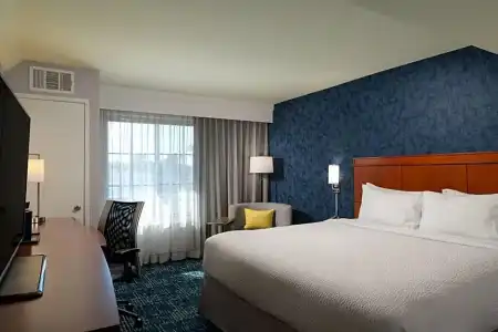 Courtyard by Marriott Old Town - 40