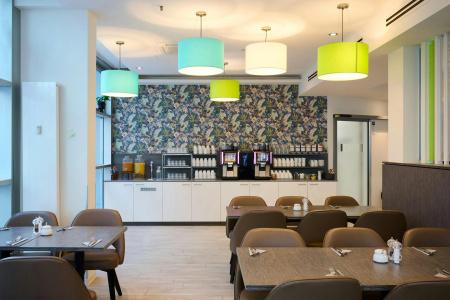 Premier Inn Wurzburg - 14