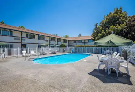 Quality Inn & Suites Medford Airport - 15