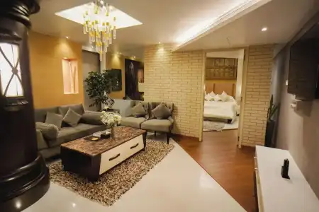 Peninsula Grand - 46