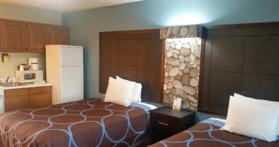 Driftwood Beach Motel - 182