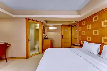 UPARs Sukhumvit 11 Nana - 108