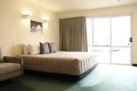 Fountain Court Motel - 46