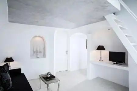 Above Blue Suites - 166