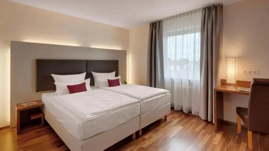 Newton Heilbronn - 25