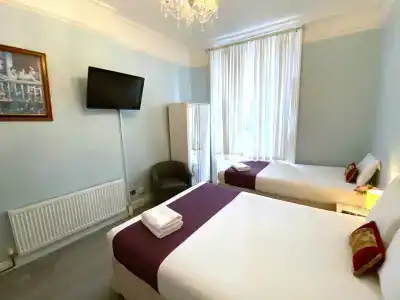 Lancaster Court - 3