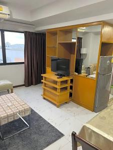 Mall Suites - 404