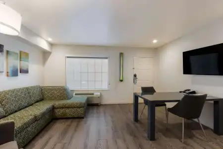 Baymont Inn & Suites by Wyndham Tempe University/Phoenix - 6