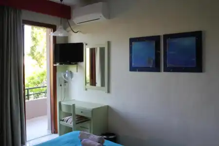 John & Mary's Studios - 77