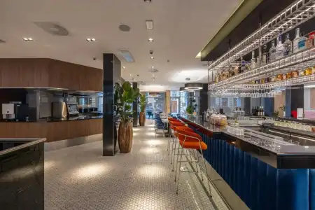 Silver Crown & Residence - 25