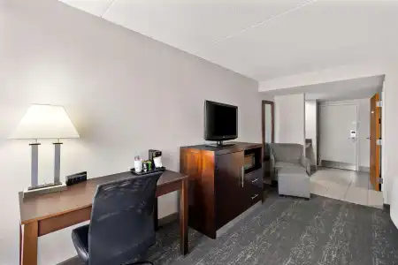 Best Western Luxbury Inn Fort Wayne - 30