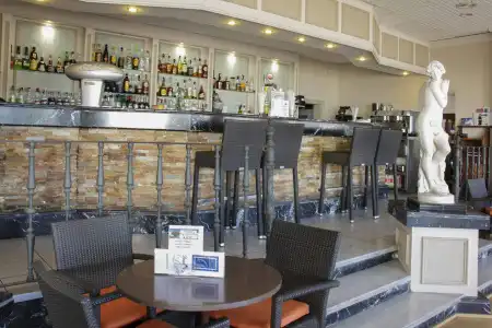 Regency Torviscas Apartments & Suites - 16