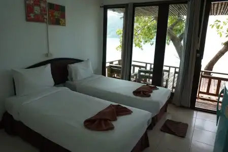 Phi Phi Cozy Seafront Resort - 21