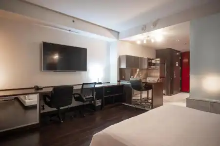 Beautiful Palms Place Suite - 581