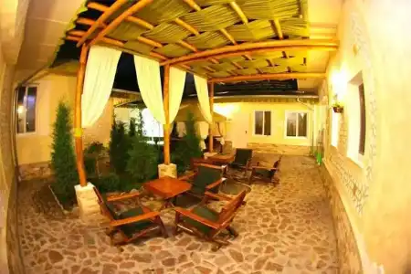 Sunrise Caravan Stay - 18
