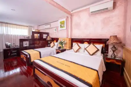 Duc Vuong Saigon - Bui Vien - 169