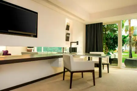 Majestic Cove - 10