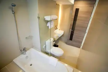 iCheck inn Residences Sukhumvit 20 - 35