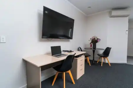 Aubyn Court Spa Motel - 147