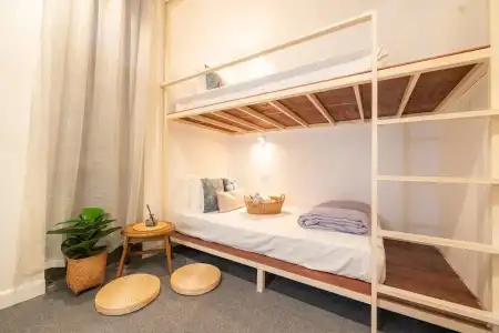 Oon Poshtel - 28